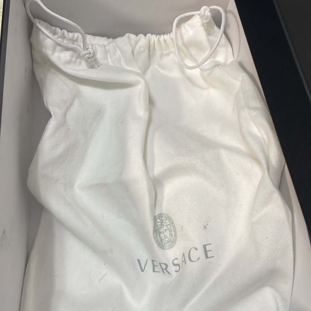 Beautiful Versace Slides - Picture 8 of 12